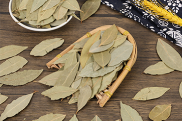 Fragrant leaves (bay leaves)